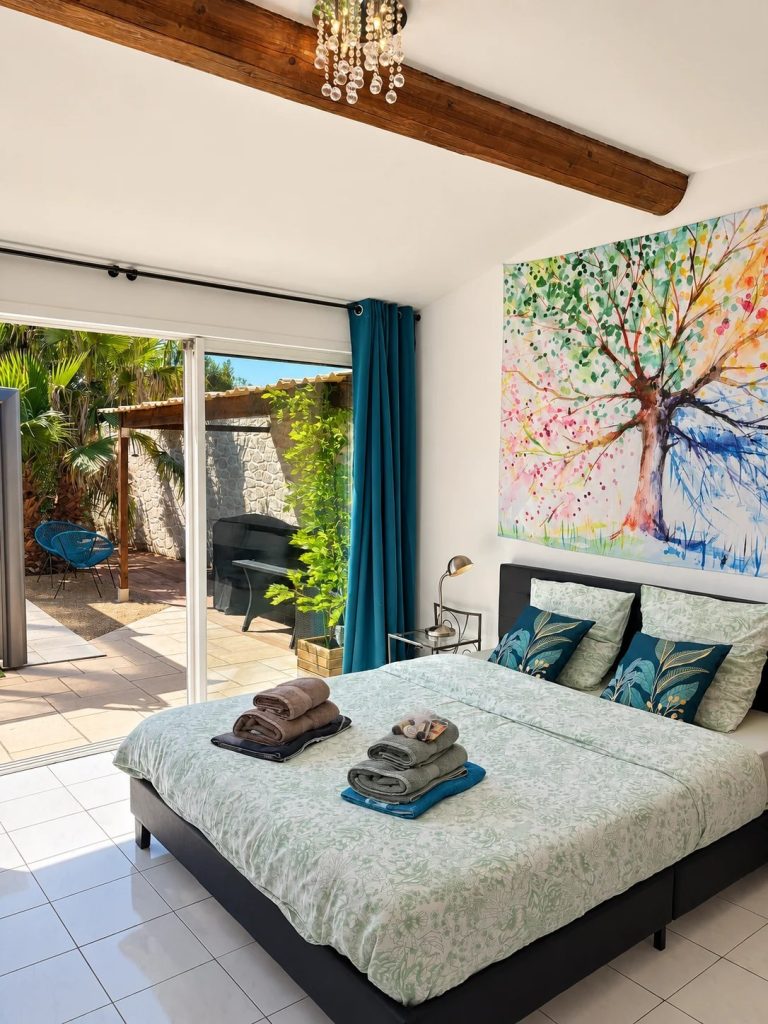 Chambre parentale lit - Logis de la Castagne