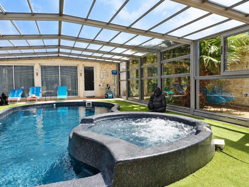 Piscine logis